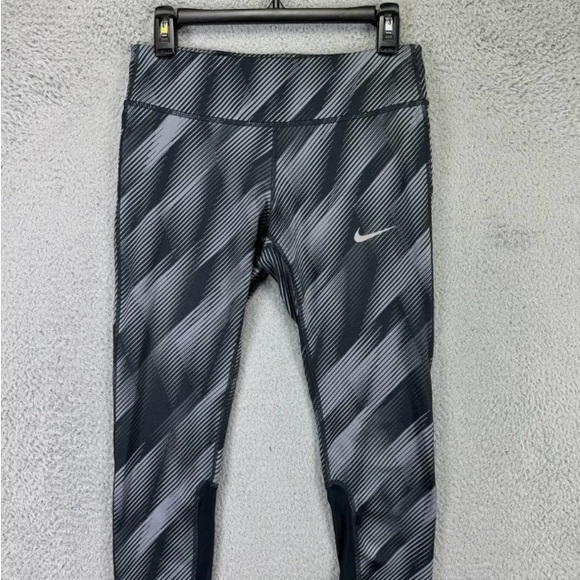 Nike women’s size medium dri-fit running leggings - Picture 3 of 14